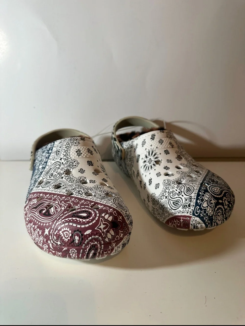 Crocs Dual Comfort Bandana Paisley Faux Fur Lined Clogs Zebra Leopard EUC